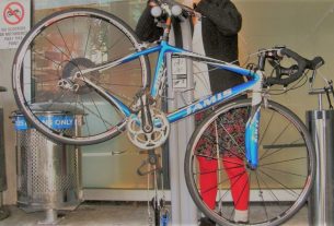 repair bicycle stand