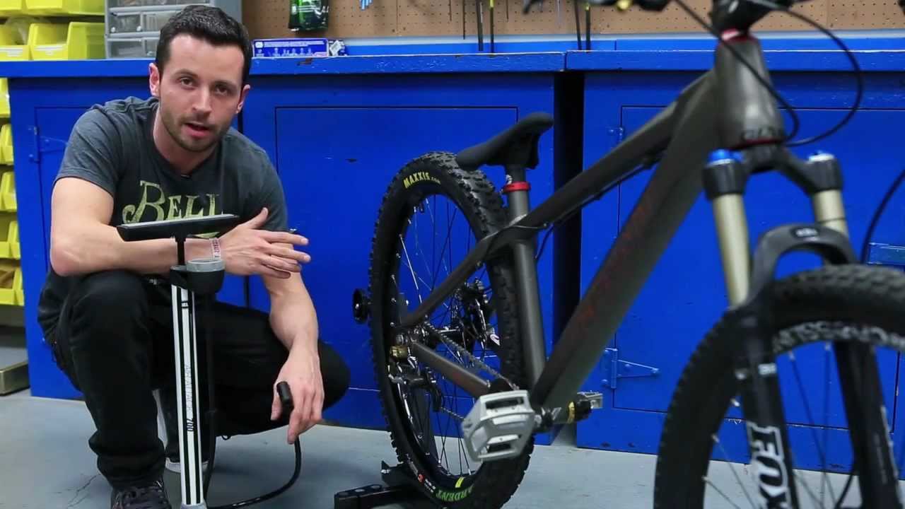 How does a bicycle pump work