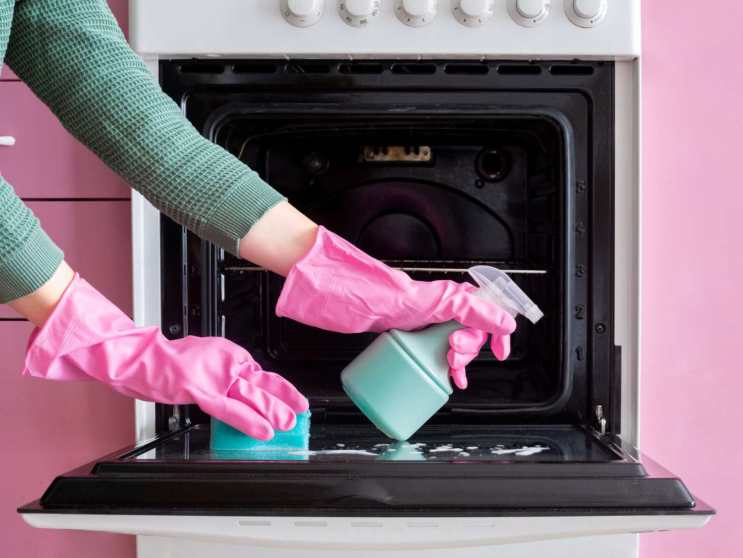 What is the Best Way to Clean an Oven?